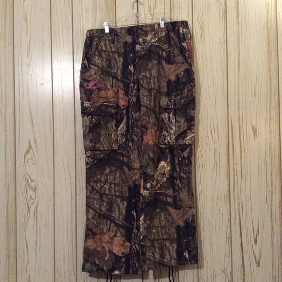 Mossy Oak Pants - Mossy Oak Women Hunting Cargo Pants XL.